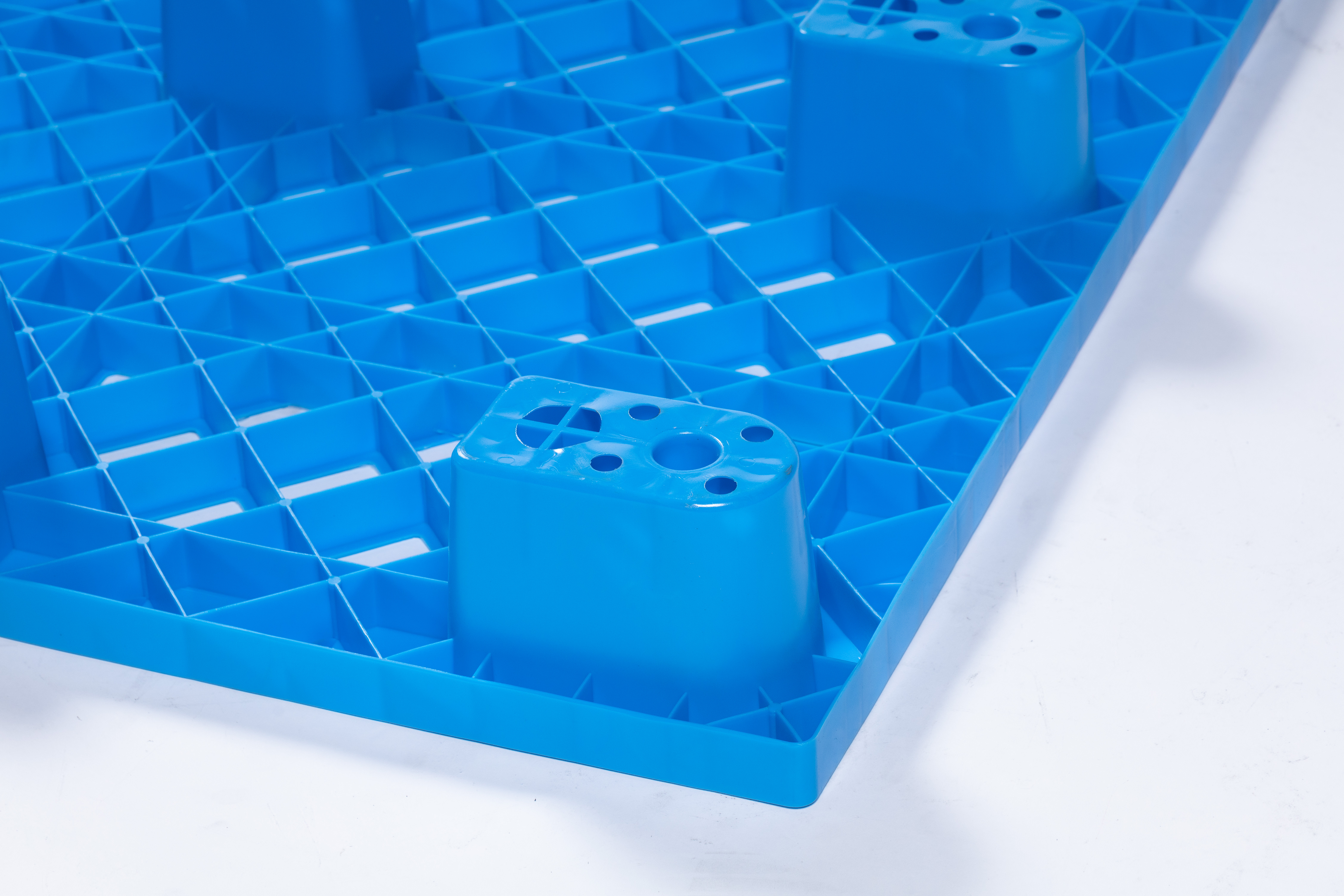 110*110*14cm 9-Feet Grid Plastic Nestable Pallet
