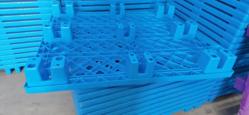 120*100*14cm 18-Feet Grid Plastic Nestable Pallet