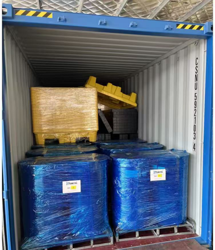 spill containment pallet in 40ft container